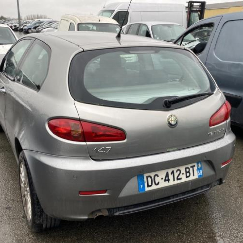 Vitre avant gauche ALFA ROMEO 147 Photo n°6