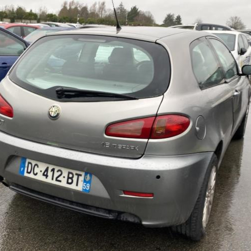 Vitre avant gauche ALFA ROMEO 147 Photo n°8