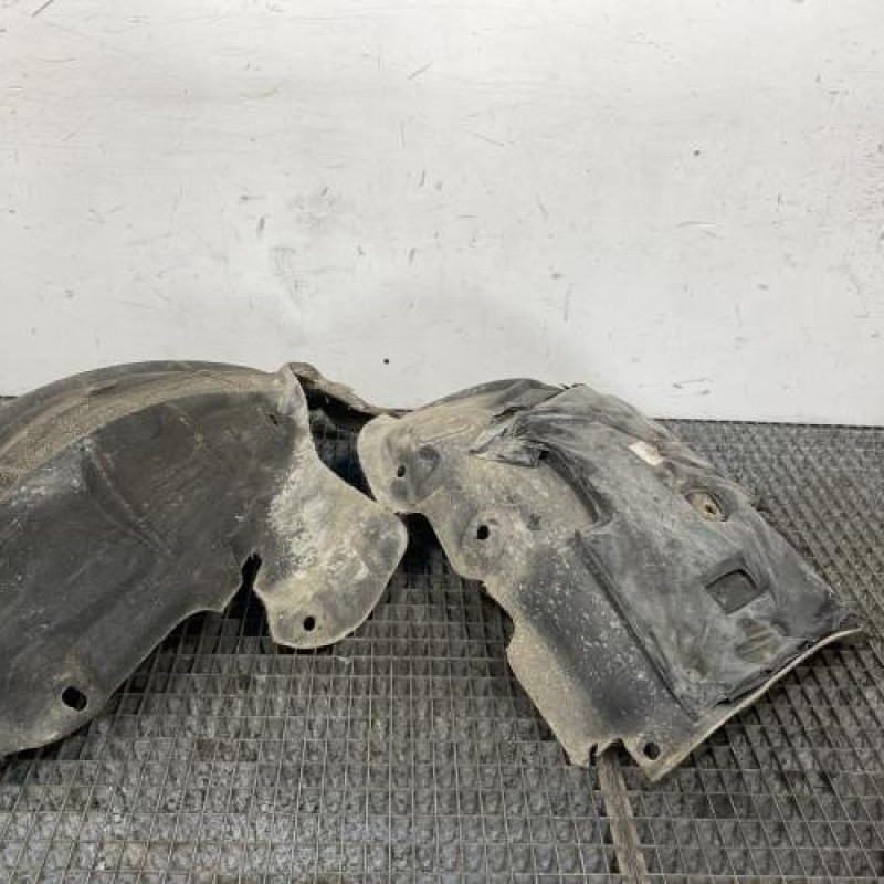 Pare boue avant gauche RENAULT SCENIC 3 Photo n°2