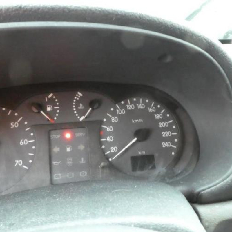 Aile avant gauche RENAULT CLIO 2 Photo n°8
