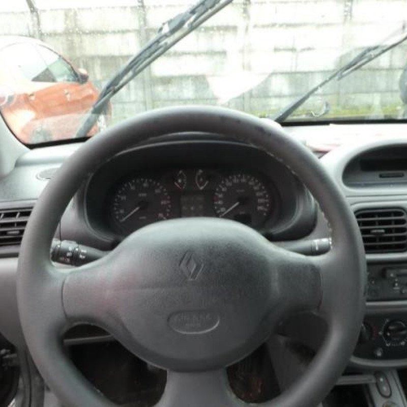 Aile avant gauche RENAULT CLIO 2 Photo n°14