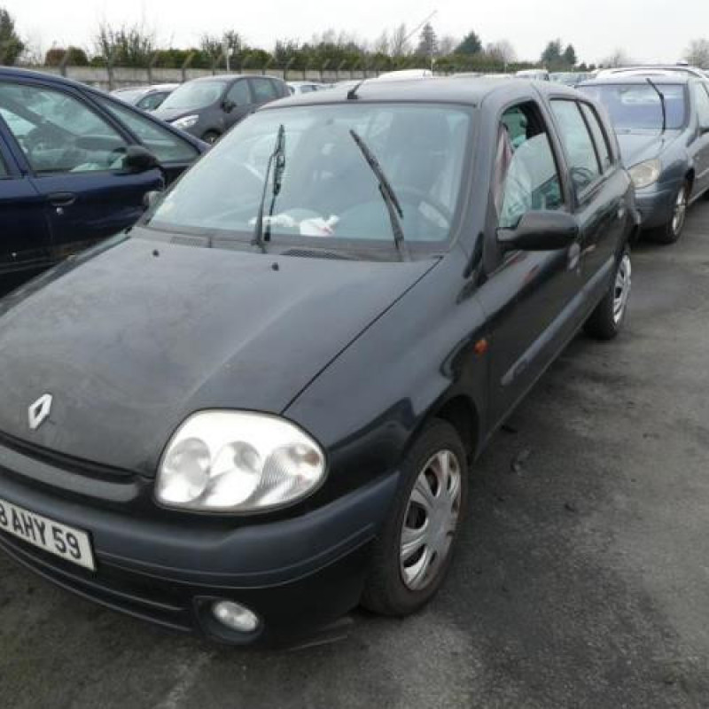 Aile avant gauche RENAULT CLIO 2 Photo n°15