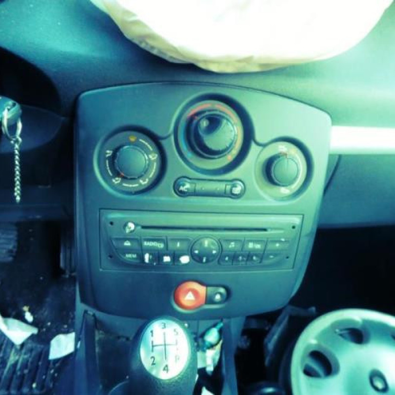 Aile avant gauche RENAULT CLIO 3 Photo n°6