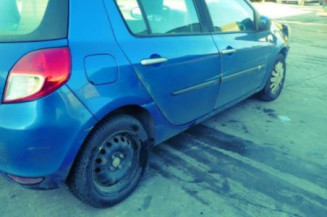 Aile avant gauche RENAULT CLIO 3