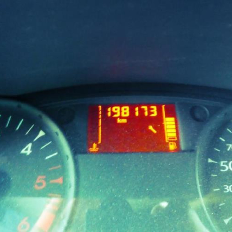 Aile avant gauche RENAULT CLIO 3 Photo n°8