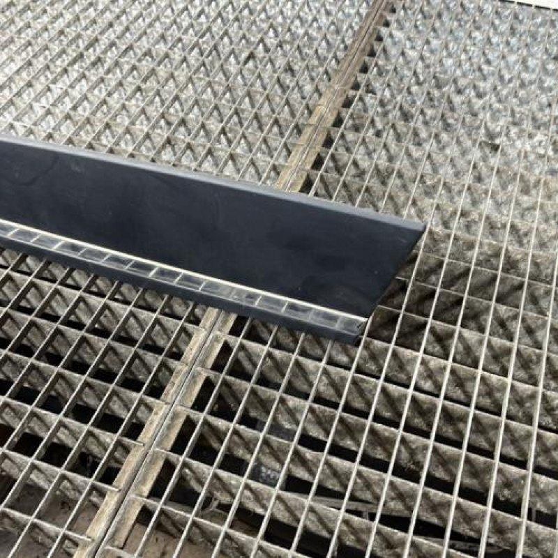 Baguette de porte arriere gauche  RENAULT CLIO 4 Photo n°3