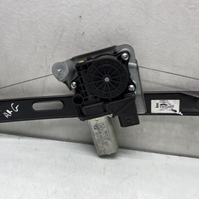 Leve vitre electrique arriere gauche BMW SERIE 3 E90 Photo n°3