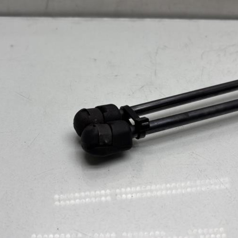 Verin de capot MERCEDES CLASSE M 164 Photo n°3