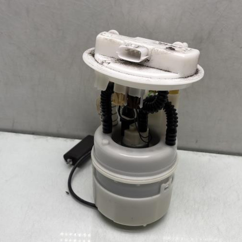 Pompe à carburant RENAULT CLIO 4 Photo n°1