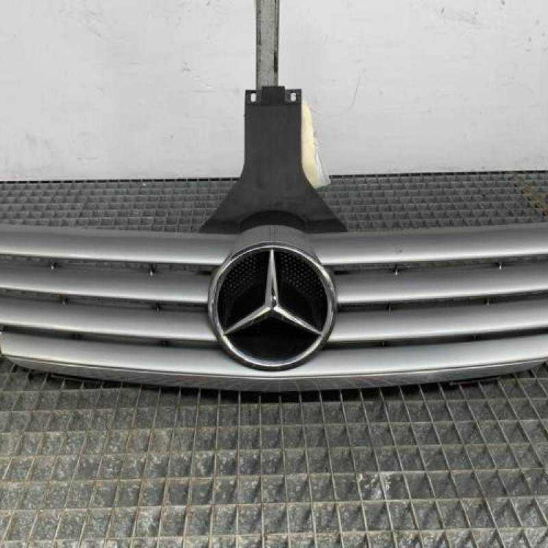 Calandre MERCEDES CLASSE C 203 COUPE SPORT Photo n°2