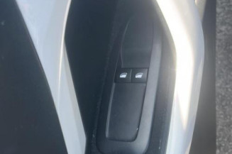 Pommeau de vitesses PEUGEOT 208 1