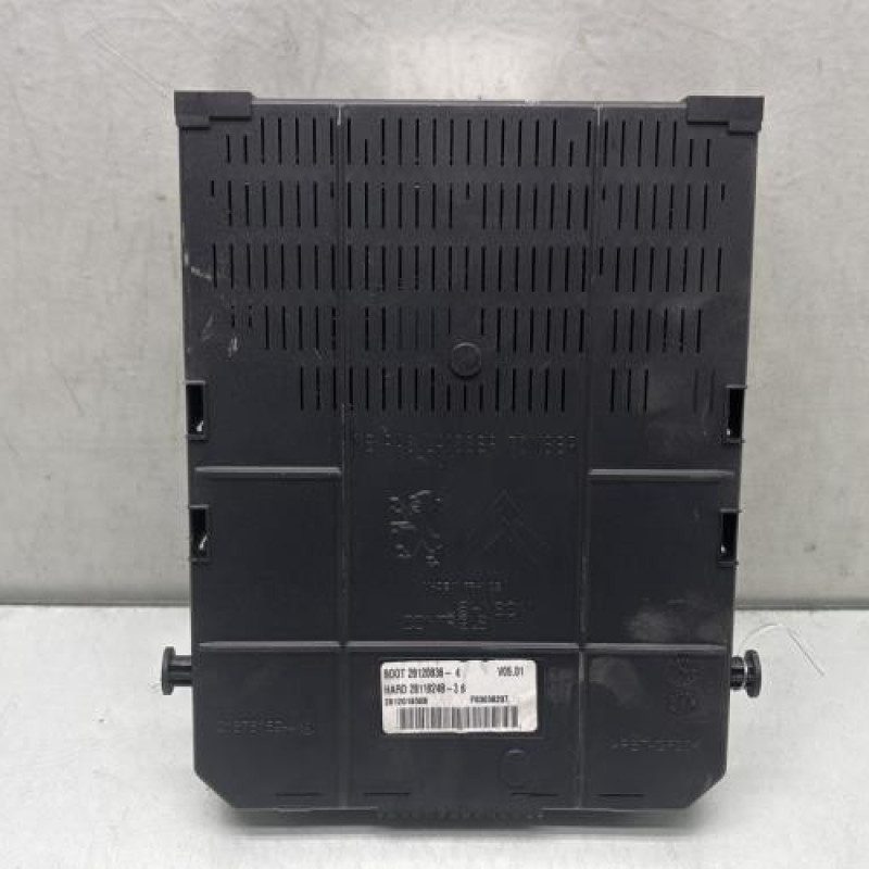 Boitier BSI CITROEN C4 GRAND PICASSO 1 Photo n°9