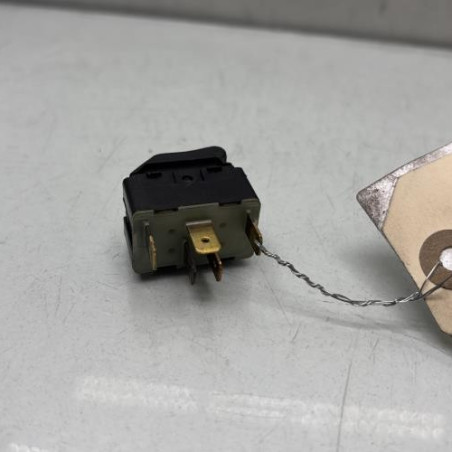 Interrupteur de leve vitre avant droit VOLKSWAGEN POLO 3