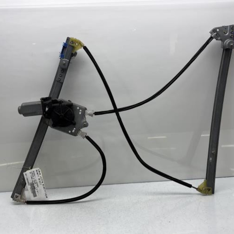 Leve vitre electrique avant droit RENAULT LAGUNA 2 Photo n°1