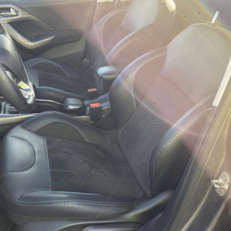 Attache ceinture arriere gauche PEUGEOT 2008 1 Photo n°11