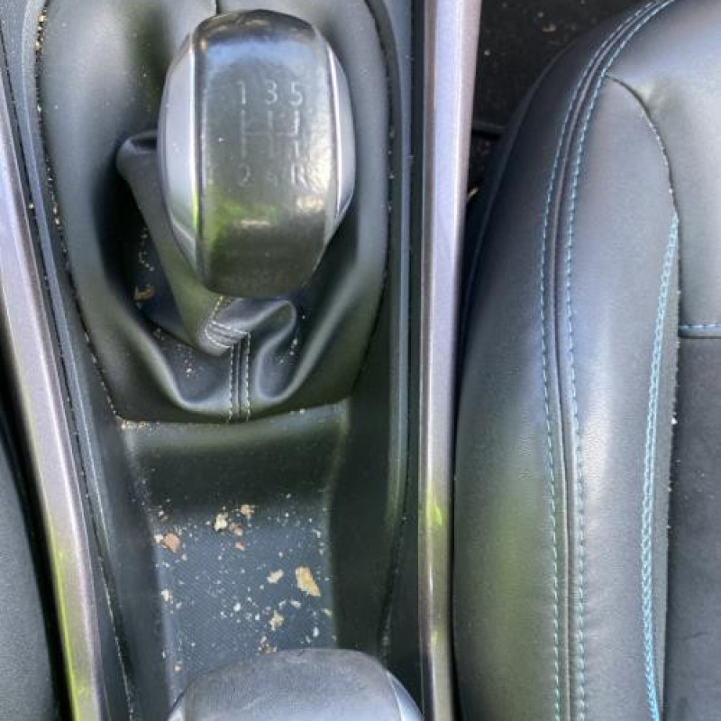 Attache ceinture arriere gauche PEUGEOT 2008 1 Photo n°18