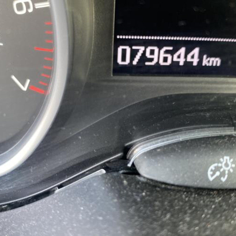 Attache ceinture arriere gauche PEUGEOT 2008 1 Photo n°20