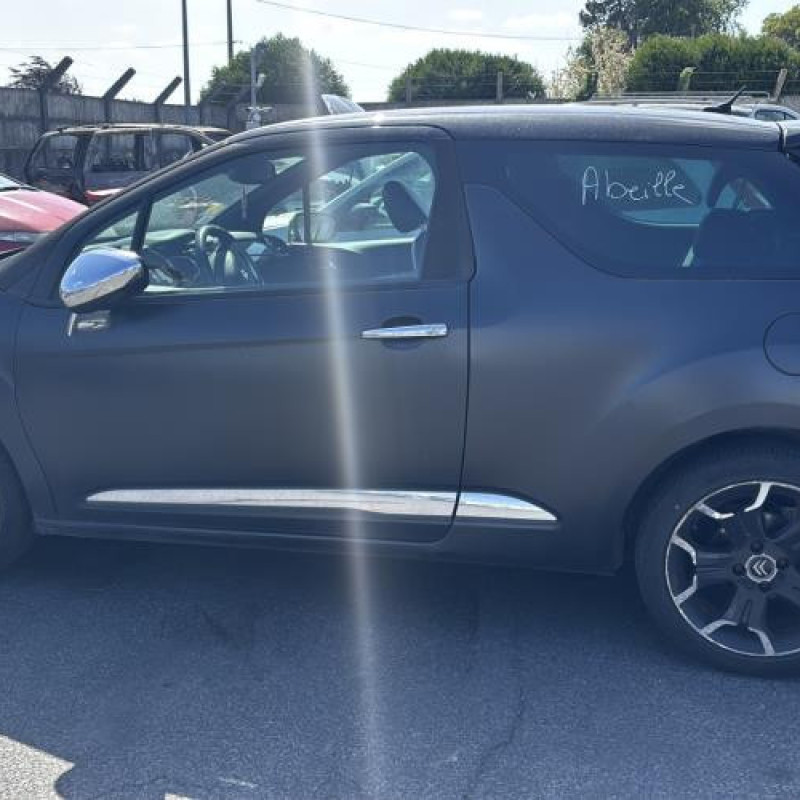 Poignee porte avant droit CITROEN DS3 Photo n°6