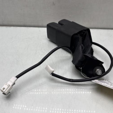 Attache ceinture arriere droit NISSAN QASHQAI 2