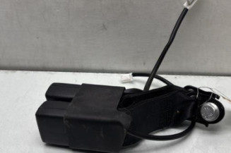 Attache ceinture arriere droit NISSAN QASHQAI 2