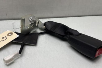 Attache ceinture arriere gauche NISSAN QASHQAI 2