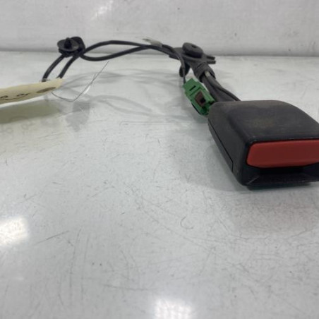 Attache ceinture avant gauche DACIA SANDERO 3