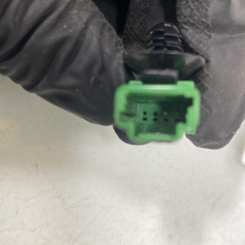 Attache ceinture avant gauche DACIA SANDERO 3 Photo n°4