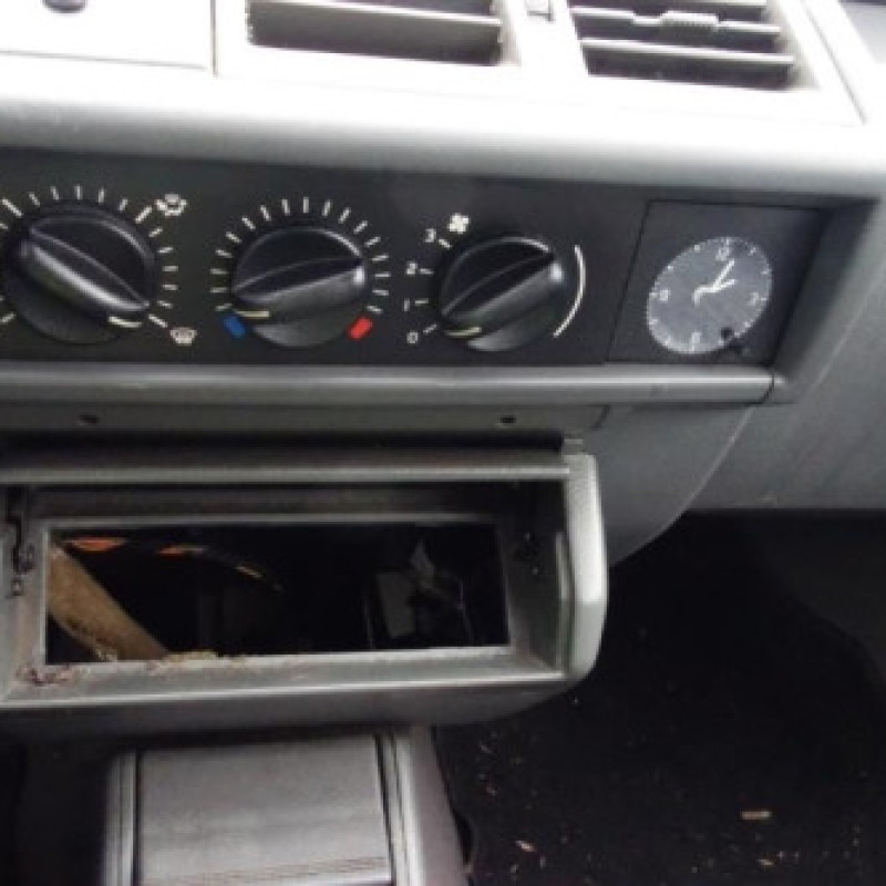 Custode arriere gauche (porte) RENAULT CLIO 1 Photo n°4