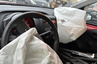 Vitre avant droit PEUGEOT 108