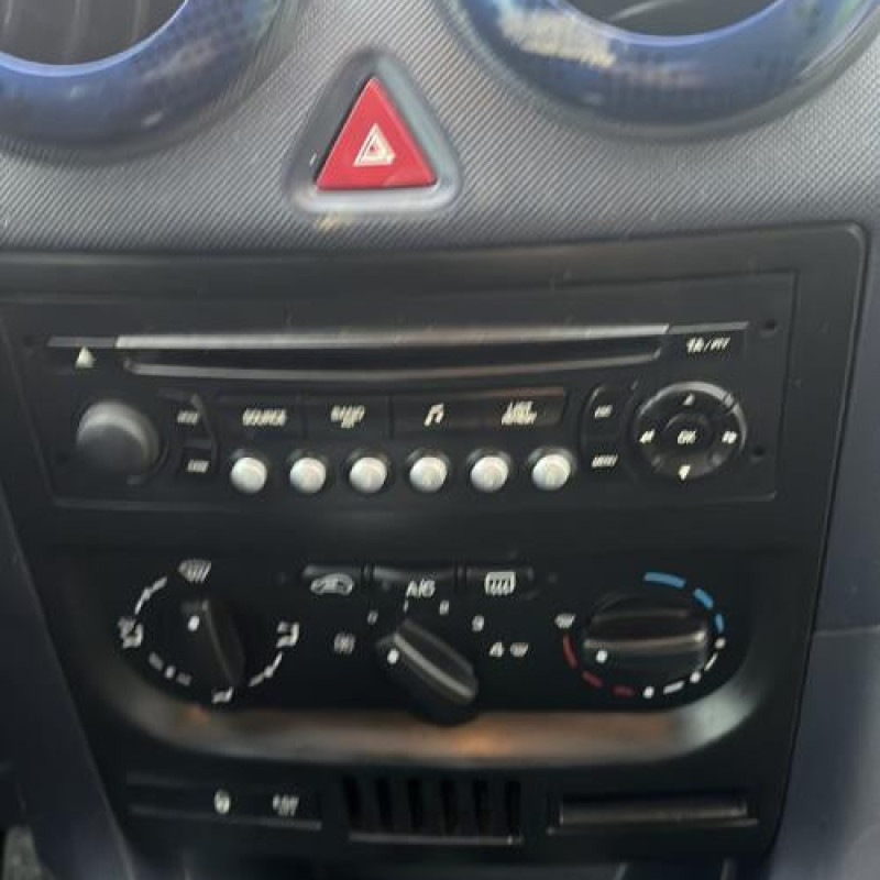 Leve vitre electrique avant gauche PEUGEOT 1007 Photo n°3