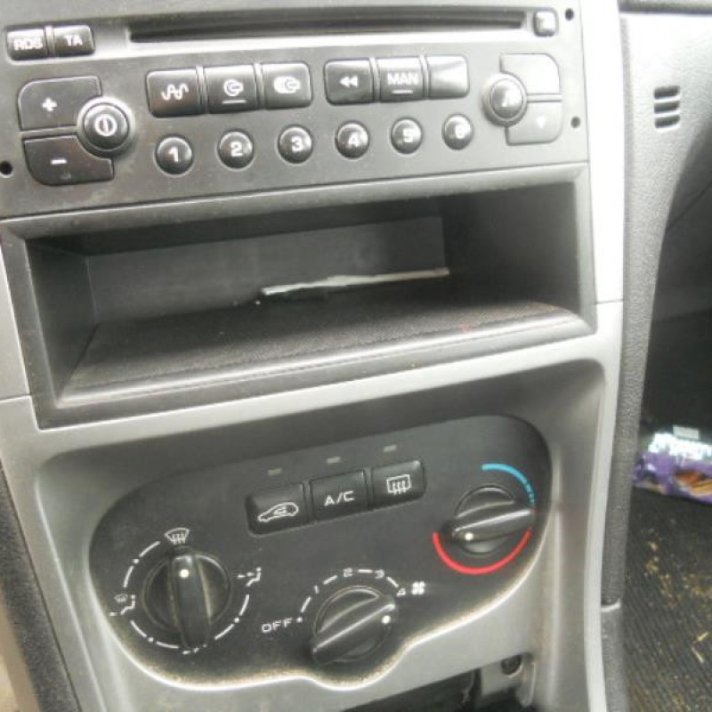 Bouton de warning PEUGEOT 307 Photo n°10