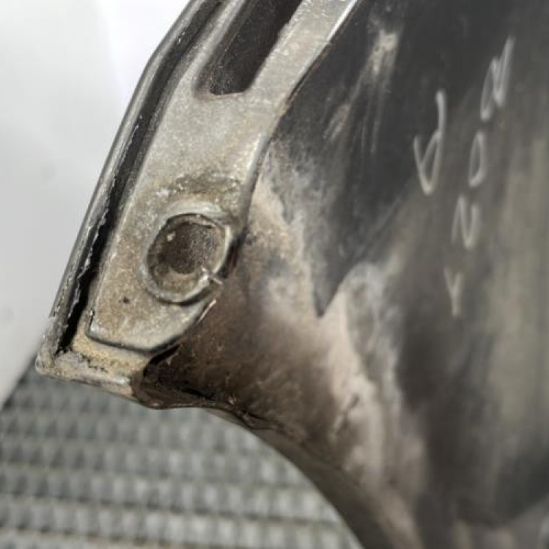 Pare choc arriere RENAULT CLIO 3 Photo n°8