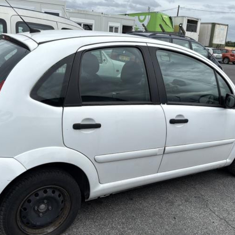 Pare boue arriere droit CITROEN C3 1 Photo n°7