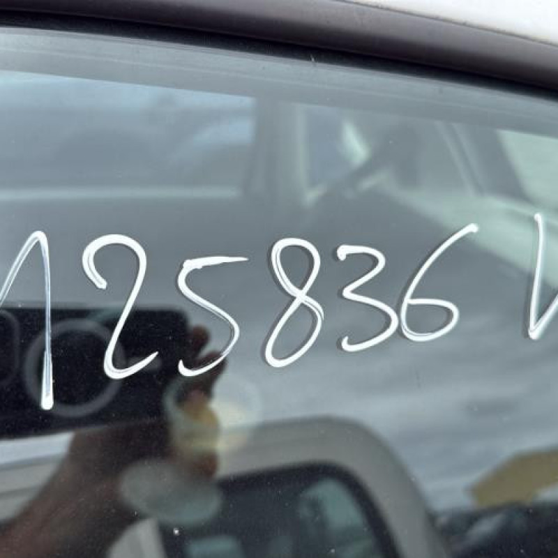 Pare boue arriere droit CITROEN C3 1 Photo n°11