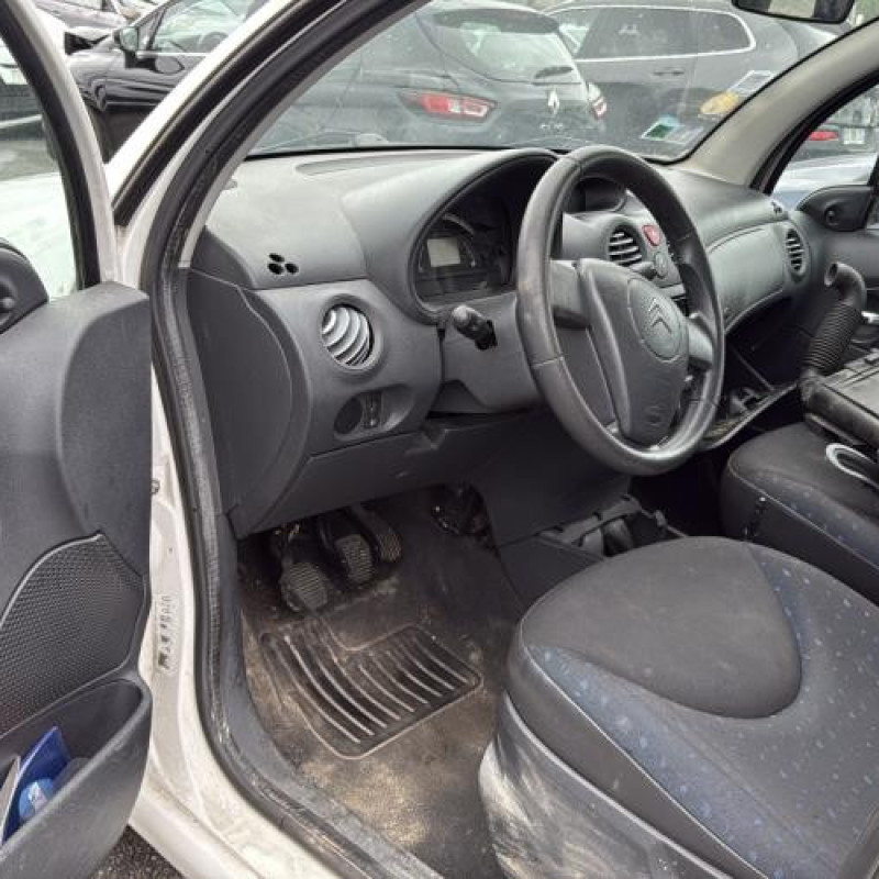 Pare boue arriere droit CITROEN C3 1 Photo n°13