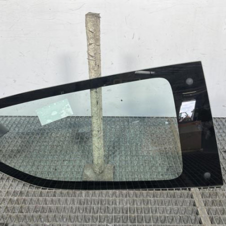 Vitre arriere droit SUZUKI ALTO 3 Photo n°1