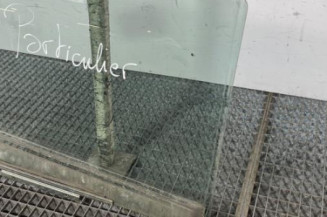 Vitre arriere droit SUZUKI SWIFT 3