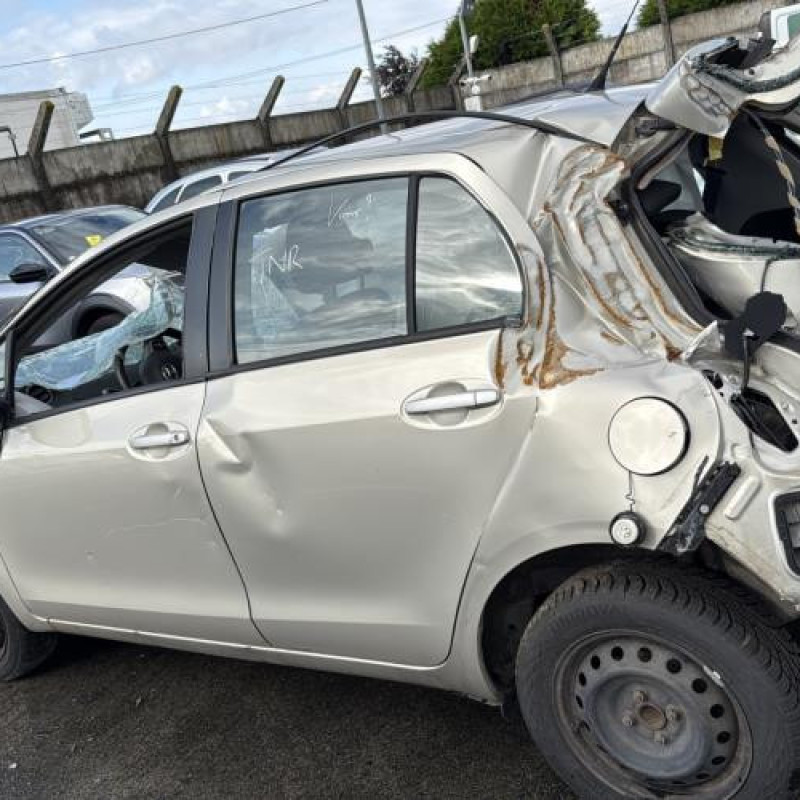 Vitre arriere gauche TOYOTA YARIS 2 Photo n°10