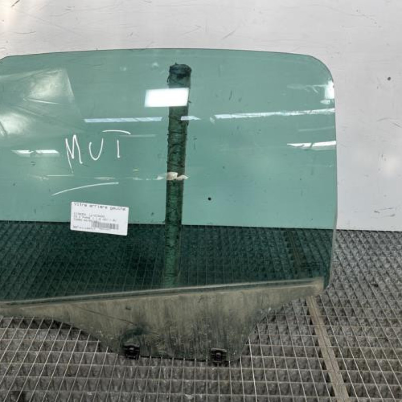 Vitre arriere gauche CITROEN C3 2 Photo n°1