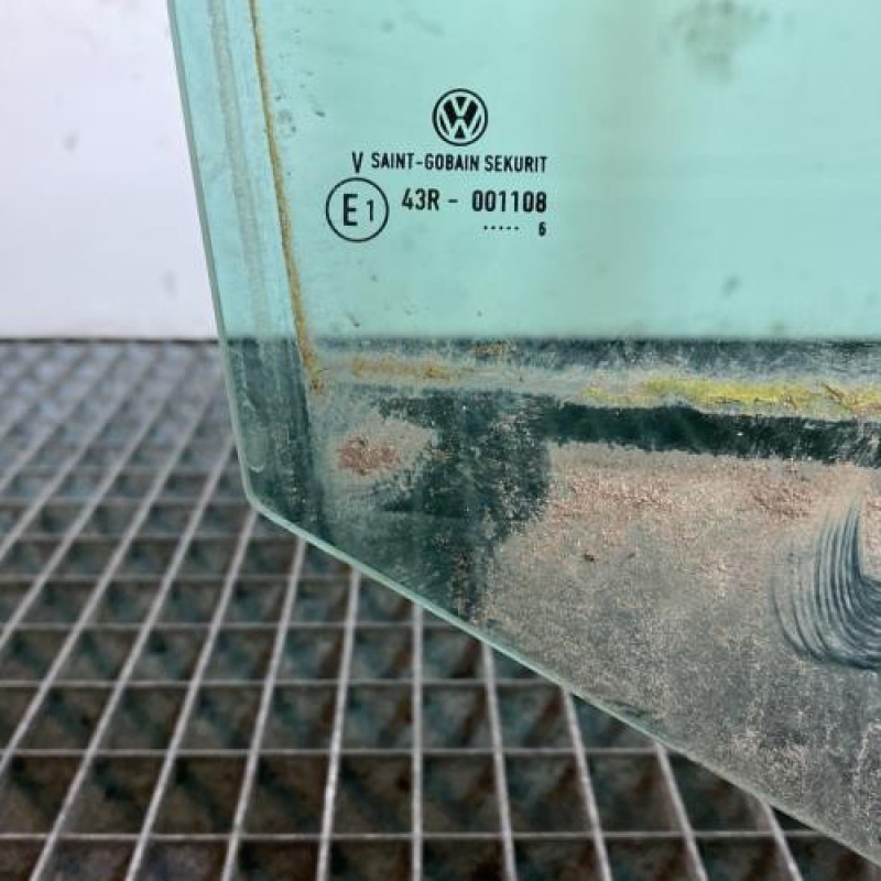 Vitre arriere droit VOLKSWAGEN GOLF 5 Photo n°5