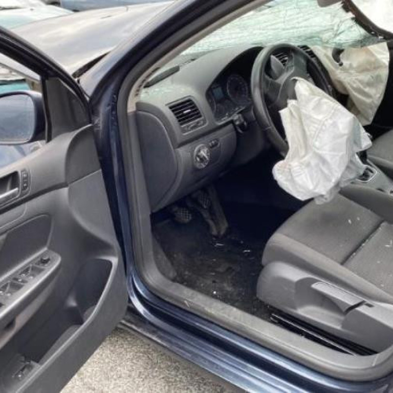 Vitre arriere droit VOLKSWAGEN GOLF 5 Photo n°9