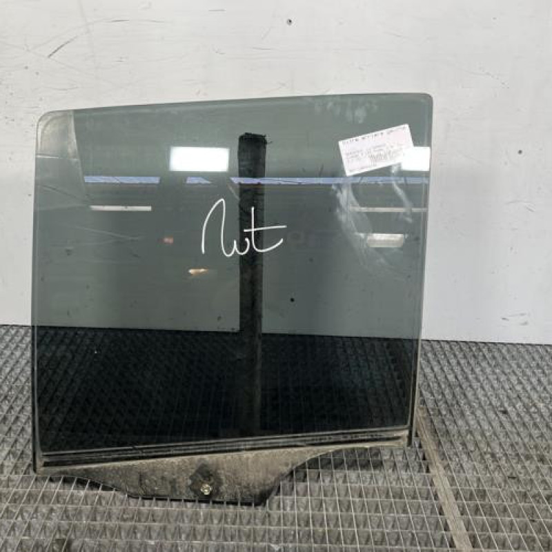 Vitre arriere gauche MERCEDES CLASSE M 163 Photo n°1