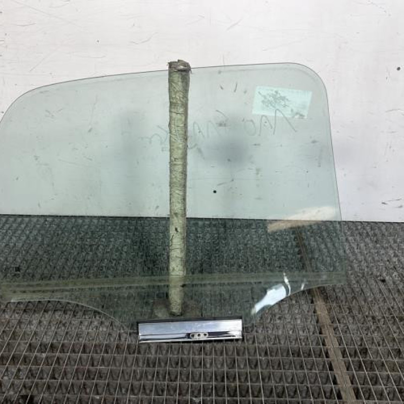 Vitre arriere gauche OPEL CORSA C Photo n°4