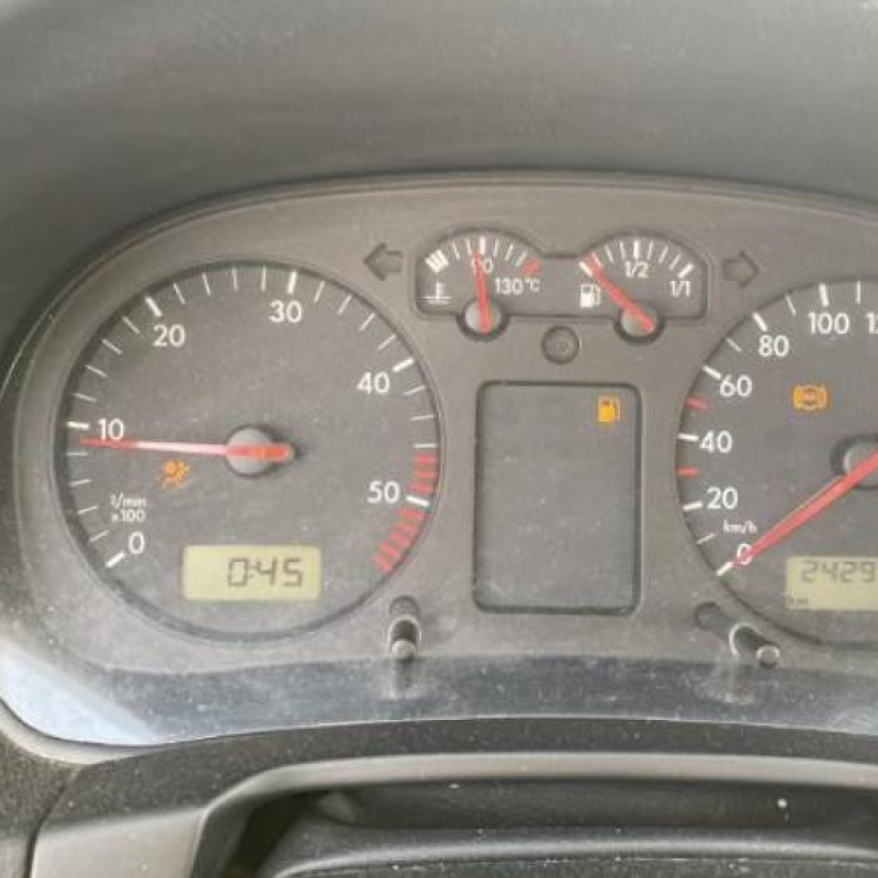 Vitre arriere gauche VOLKSWAGEN GOLF 4 Photo n°13