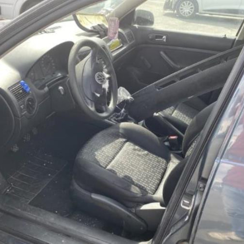 Vitre arriere gauche VOLKSWAGEN GOLF 4 Photo n°19