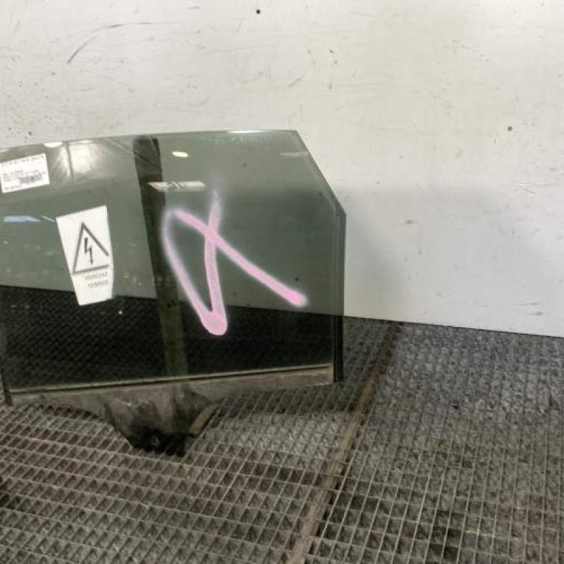 Vitre arriere gauche BMW SERIE 2 F45 ACTIVE Photo n°4