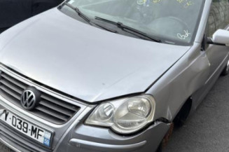 Serrure avant droit VOLKSWAGEN POLO 4 Photo n°1