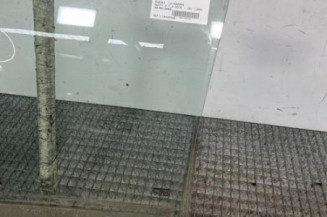 Vitre avant gauche SUZUKI SWIFT 3