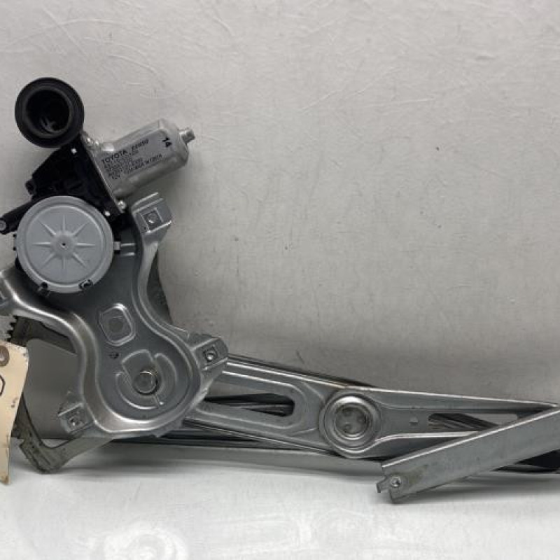Leve vitre electrique avant droit TOYOTA YARIS 2 Photo n°1