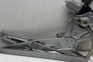 Leve vitre electrique avant droit TOYOTA YARIS 2